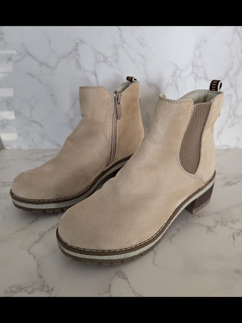 Patrizia Smylie Women's Slip-On Ankle Boots in Classic Chelsea Style - Size 6.5
